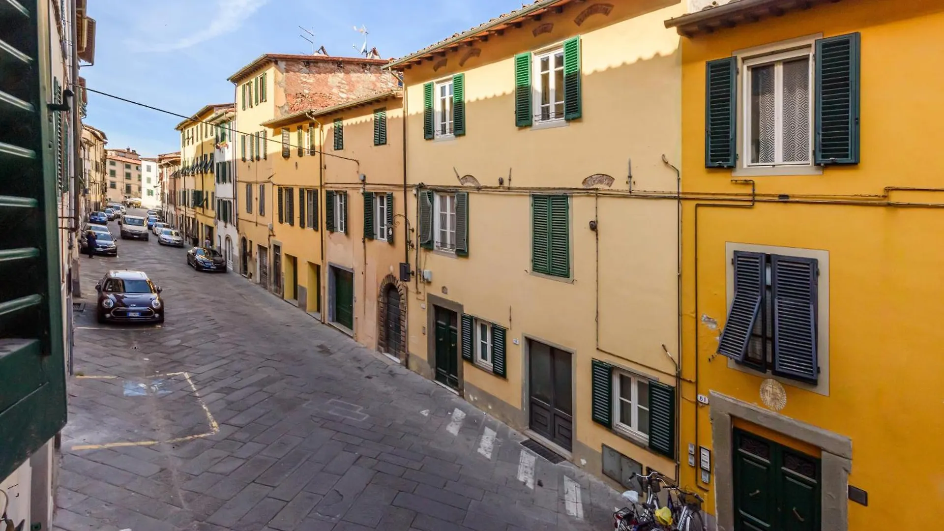 Heart Of Lucca Style Whitin The Walls contacts